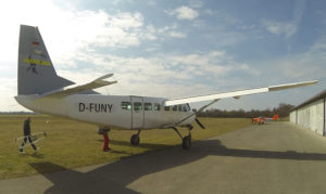 Fallschirmspringen aus einer Cessna C08