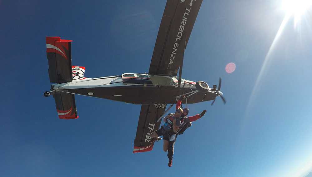 Fallschirmspringen aus einer Pilatus Porter